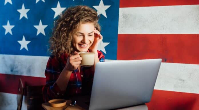 Mulher usando técnicas para aprender inglês