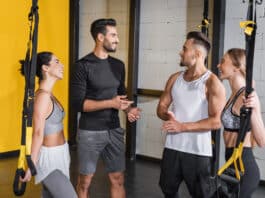 pessoas praticando o vocabulário em inglês