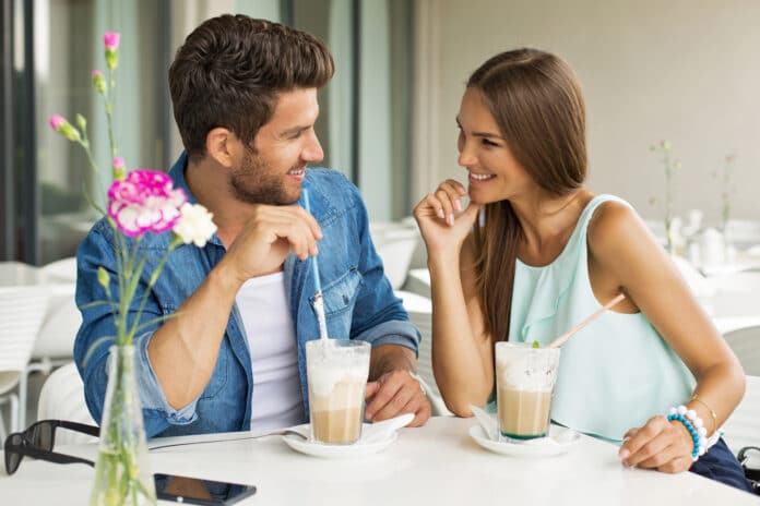 Imagem de um casal representando as Cantadas em inglês