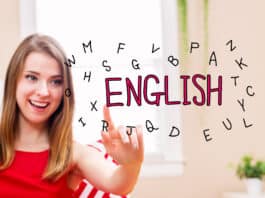 Mulher estudando Verbos modais em inglês