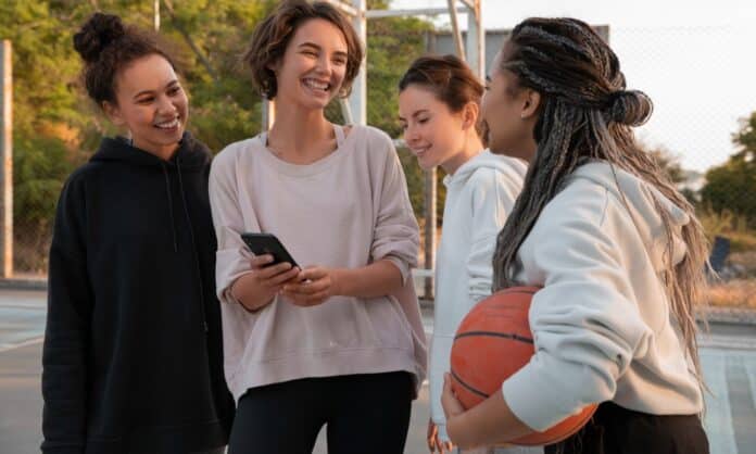 mulheres estudando esportes em inglês